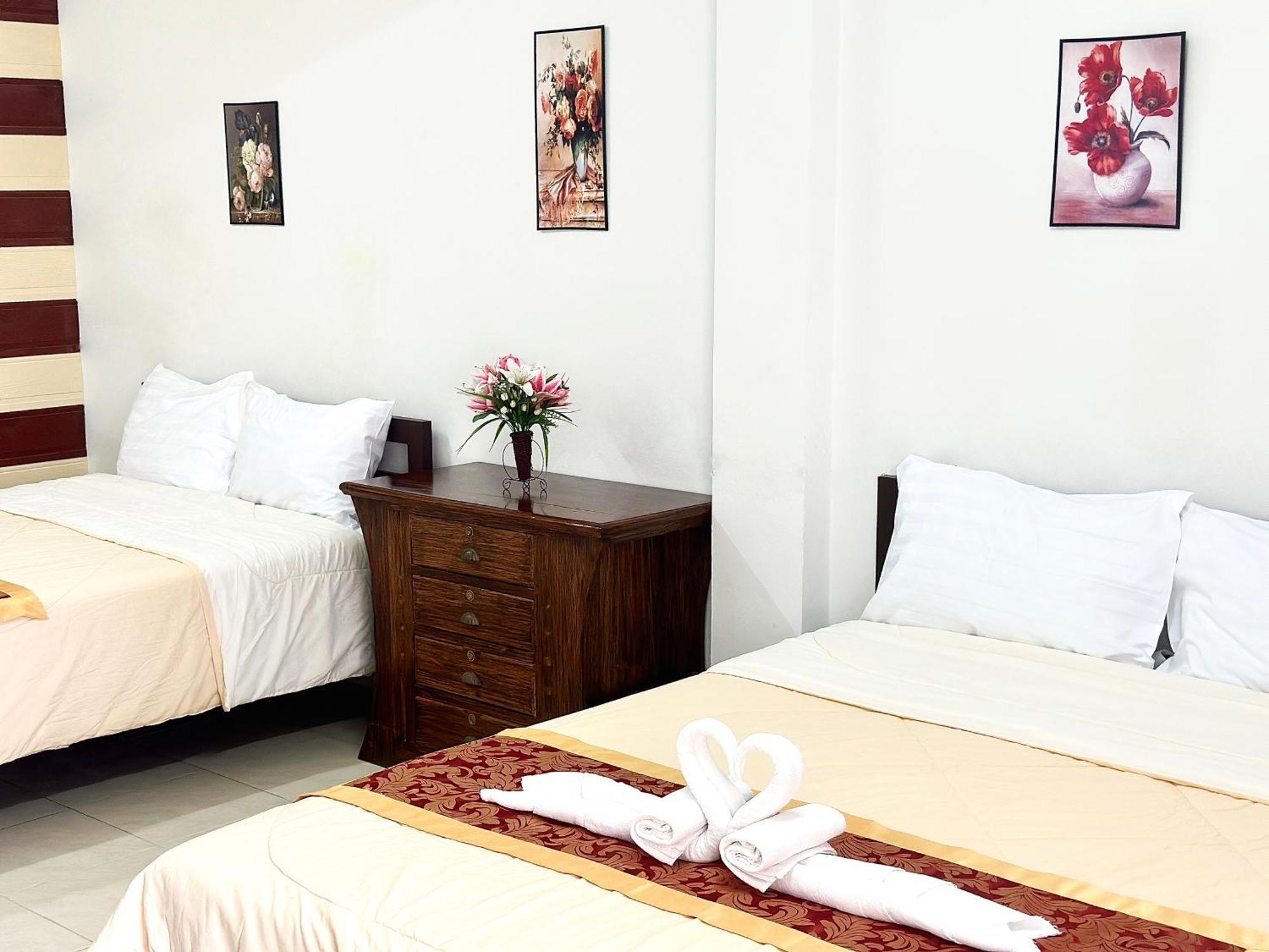 Rueangrat Hotel Ranong Esterno foto