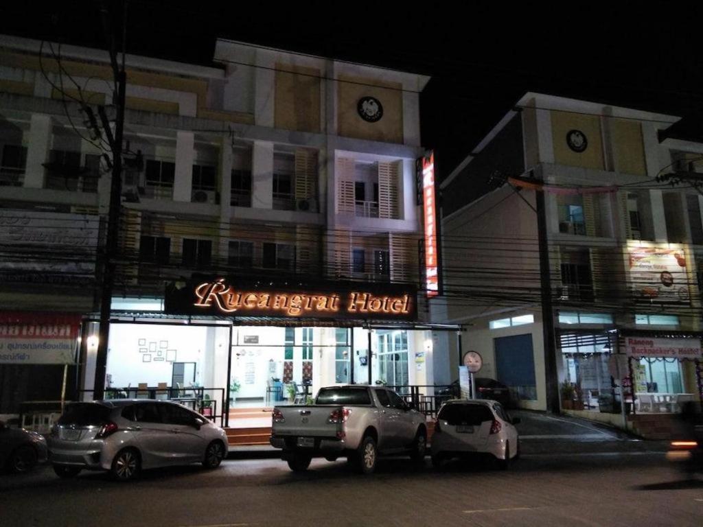 Rueangrat Hotel Ranong Esterno foto