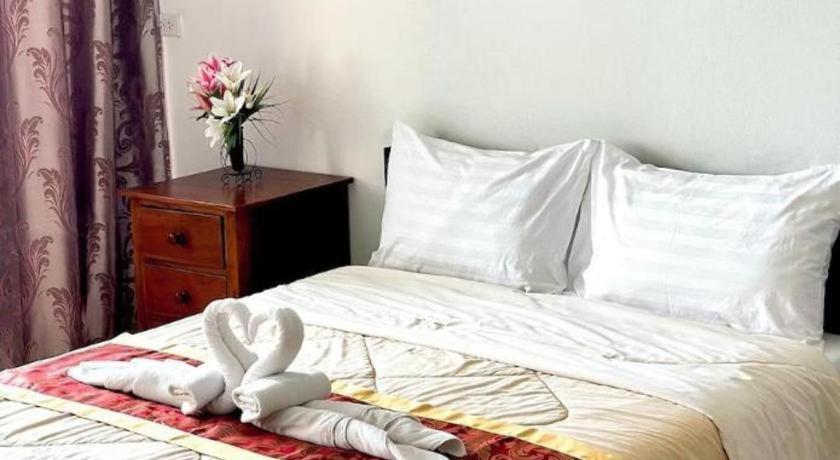 Rueangrat Hotel Ranong Esterno foto