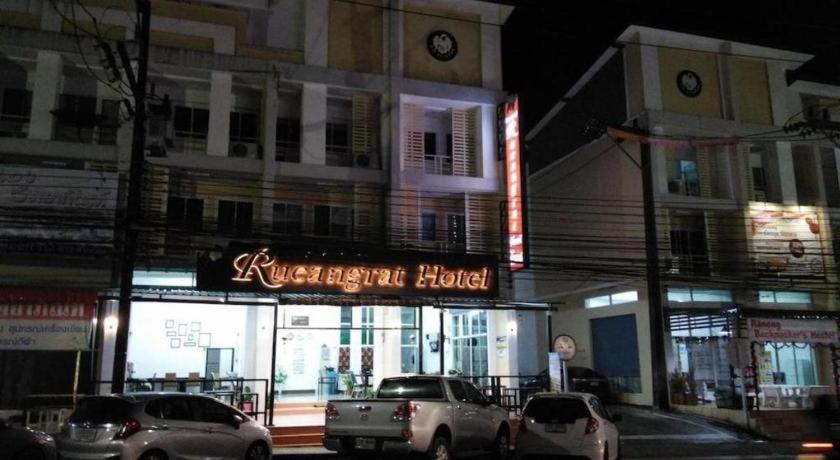 Rueangrat Hotel Ranong Esterno foto