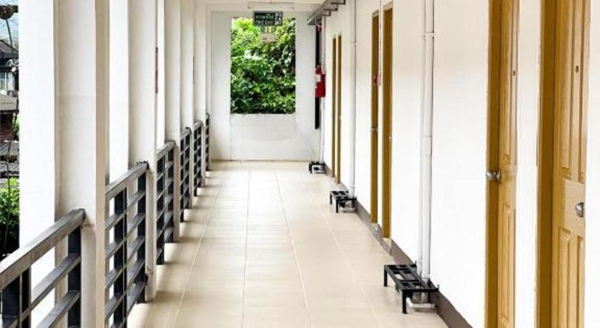Rueangrat Hotel Ranong Esterno foto